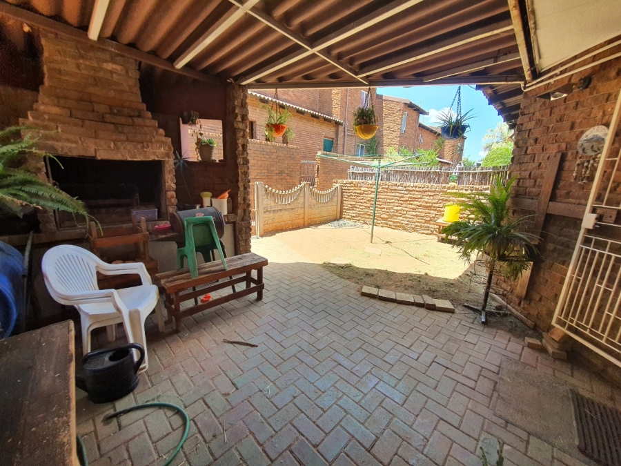 3 Bedroom Property for Sale in Pellissier Free State